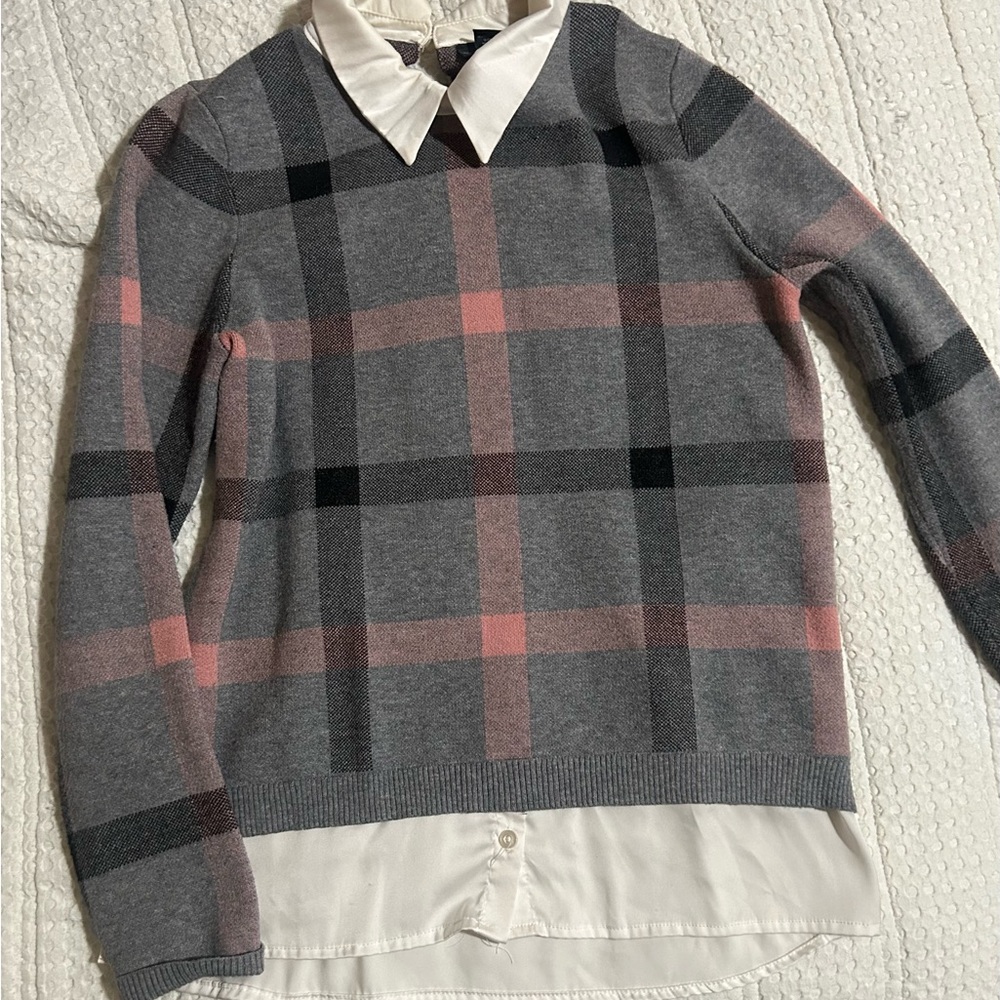 Tahari Pink and Gray Sweater with White Collar